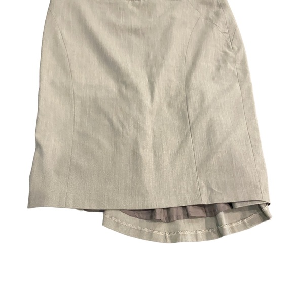 Reiss Skirt. Light grey. Lined. Sz 12. Back detailing. EUC - Picture 2 of 9
